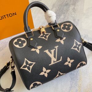 Black — Louis-vuitton-Bag-24.jpeg
