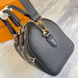Black — Louis-vuitton-Bag-30.jpeg